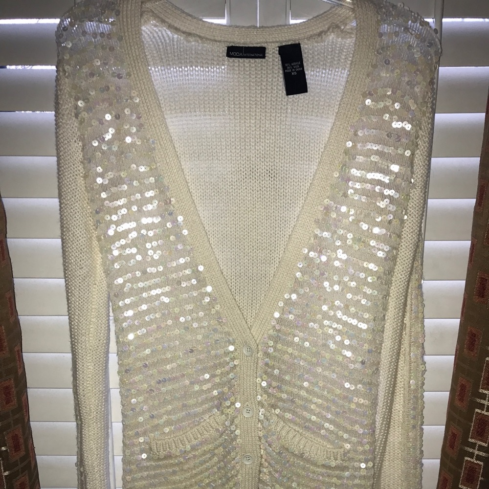 NWOT sequined Moda International cardigan